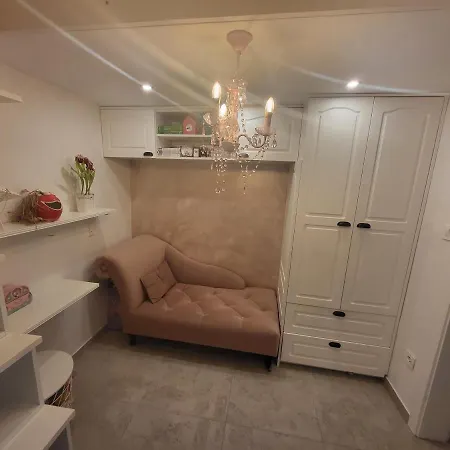 Vintage In The Centre Old Town Apartment *