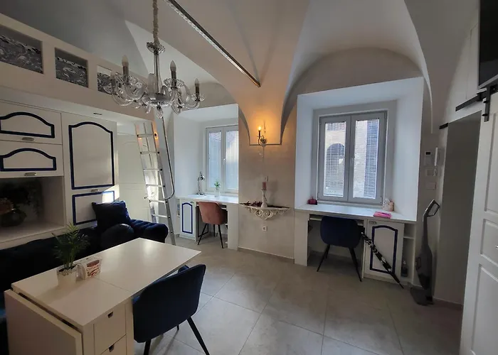 Vintage In The Centre Old Town